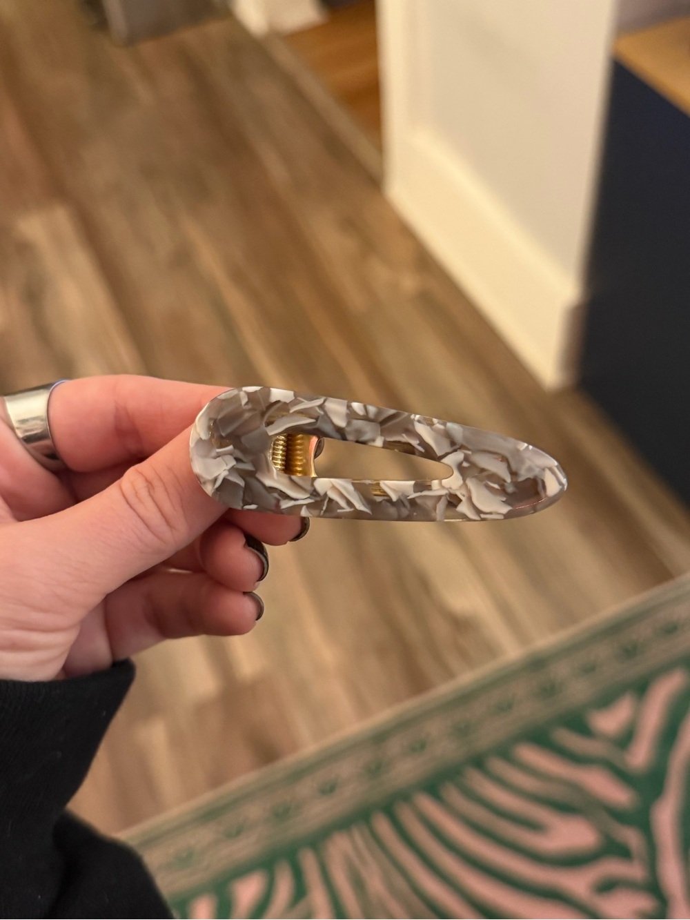 Urban Outfitters Gray & Cream Marbled Resin Hair Clip